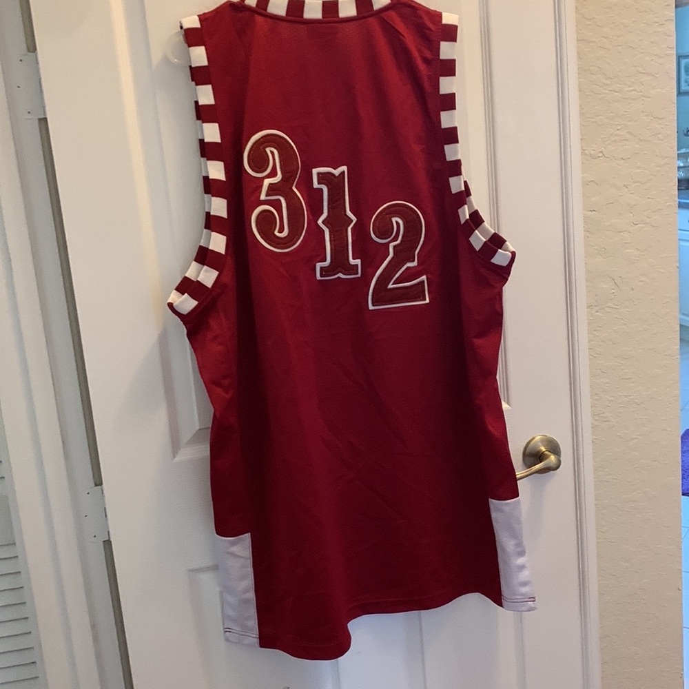 Victorious 2004 replica for the 1967 championship basketball game.